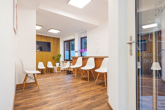 Eingang der Tierarztpraxis Oehring